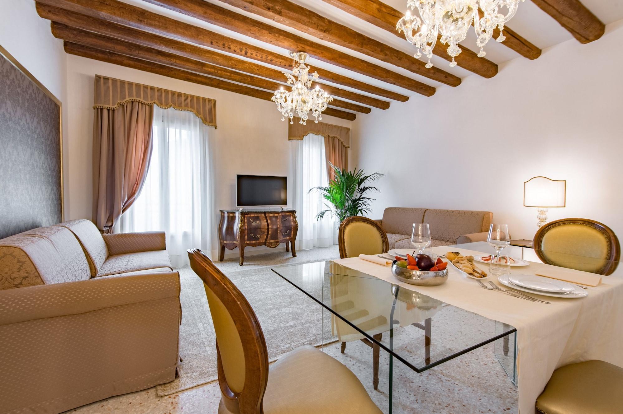 San Teodoro Palace - Luxury Apartments Венеция Экстерьер фото